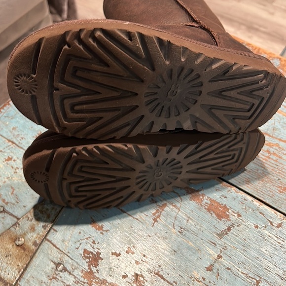 Ugg Classic Short Leather Boots Brownstone size 6 - Picture 4 of 5